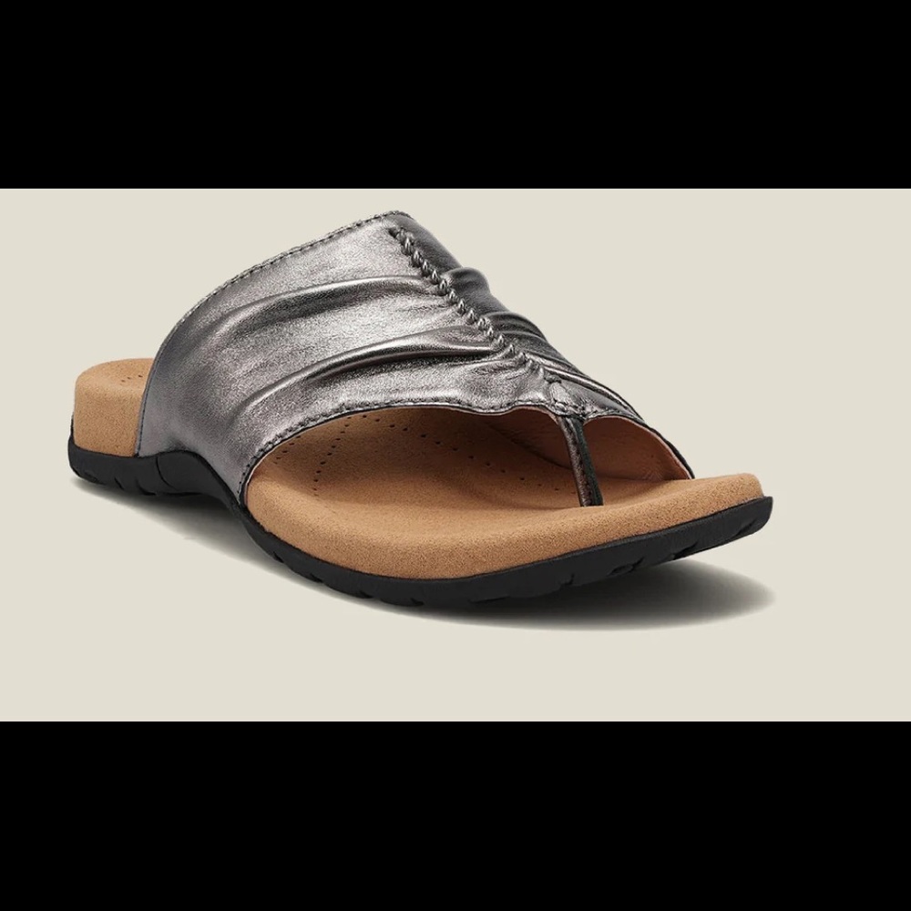 Taos Gift 2 silver sandals womens size 7